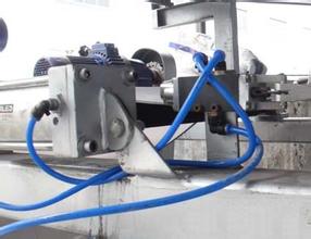 帶式壓濾機(jī)糾偏控制方案原理