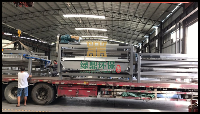 帶式壓濾機發往鉆井廢泥漿處理工程 1