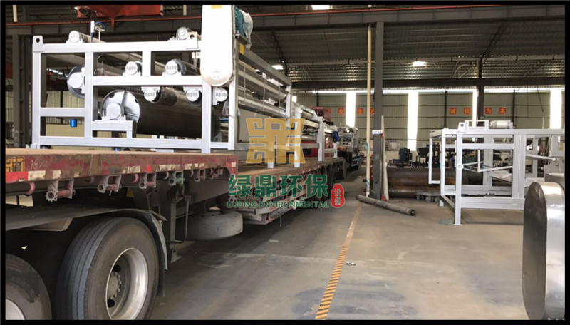 帶式壓濾機發(fā)往鉆井廢棄泥漿環(huán)保處理工程 2
