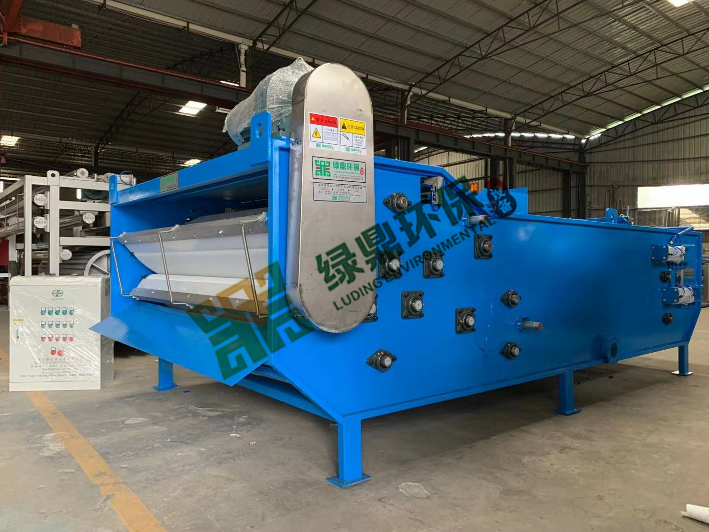 標準緊湊款帶式壓濾機工廠污泥處理設(shè)備 6